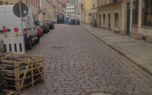 Alte Steine neu gebettet